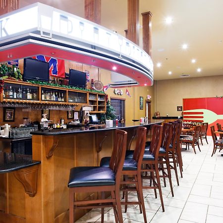 Holiday Inn Hotels Batesville By Ihg Esterno foto